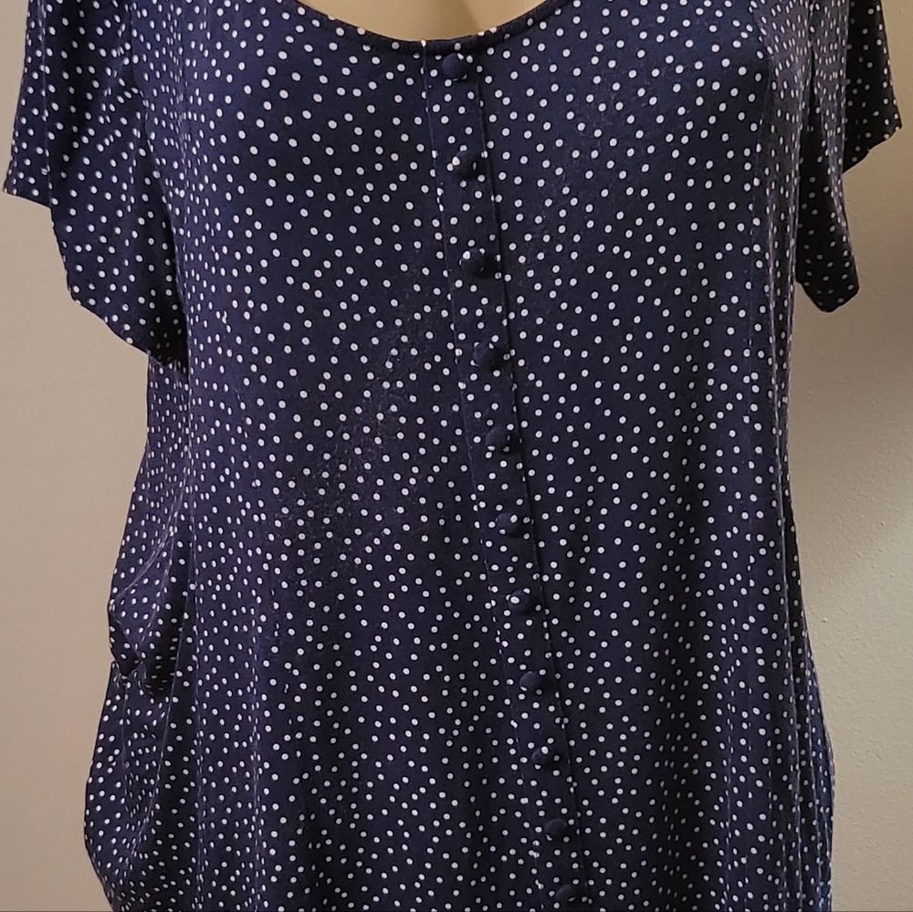 EUC Torrid navy polka dot faux button up baby doll short sleeve top